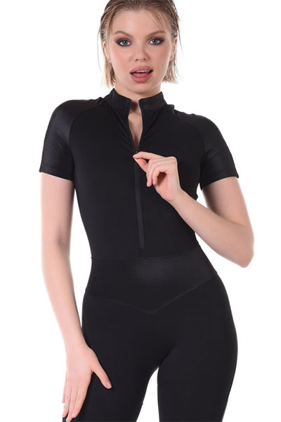 Ashby Winter in Unzip Exposure at IStripper