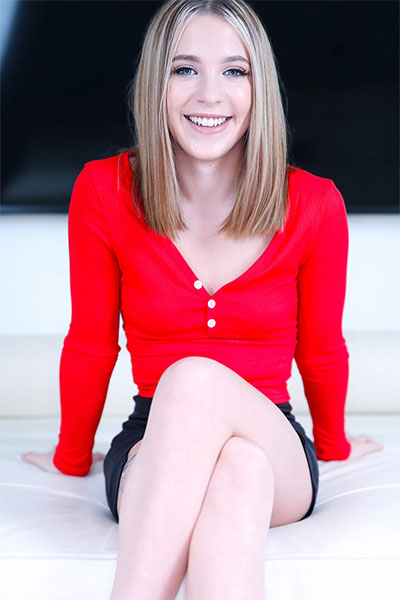 Becky Summer from Amateur Allure scene Petite Blonde Loves Giving Head