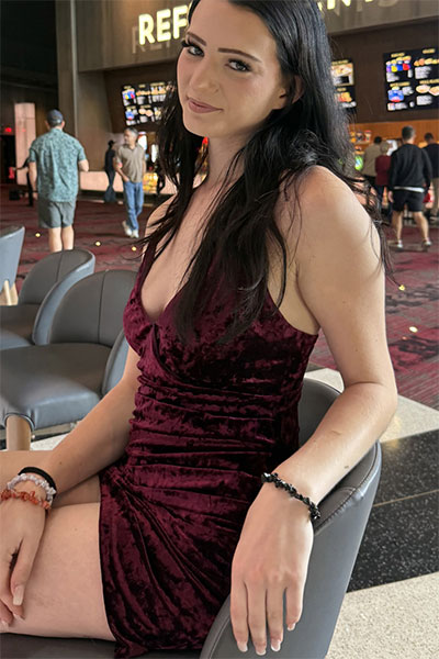 Mercedes Mac in Busty Mall Chick at FTV Girls