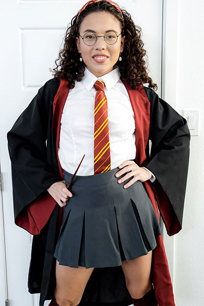 Satine Summers in The Curse of the Ghost Dick at Freeuse Fantasy