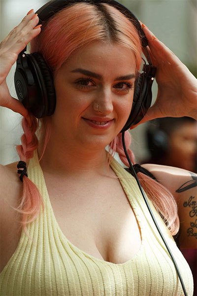 Tova Shapiro from Zishy scene Thumper Returns