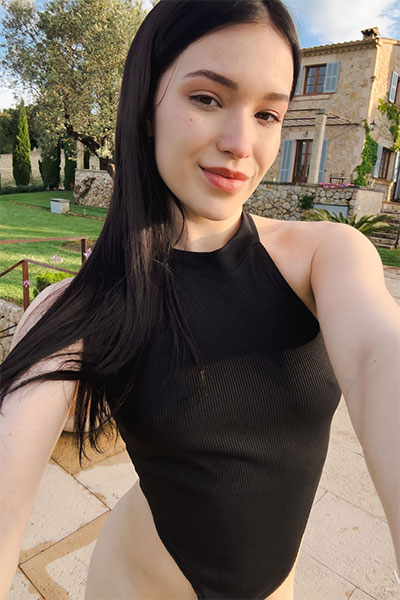 Wikki Kee in Selfie 4U Anal Pleasure at Watch4Beauty