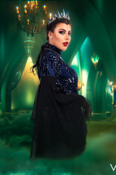Gal Ritchie in Snow White And The Evil Queen A XXX Parody at VR Cosplay X Image #5