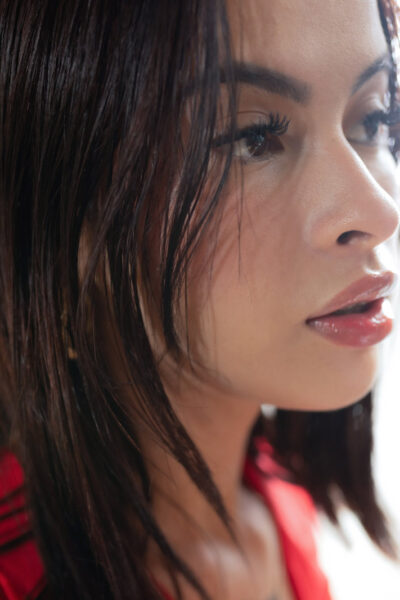 Valentina Smith in Look Closely at Watch4Beauty Image #2