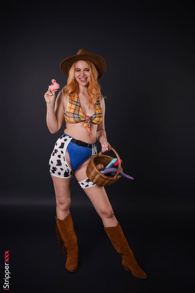 Leya Desantis from IStripper scene Cowgirls Toy Image #2
